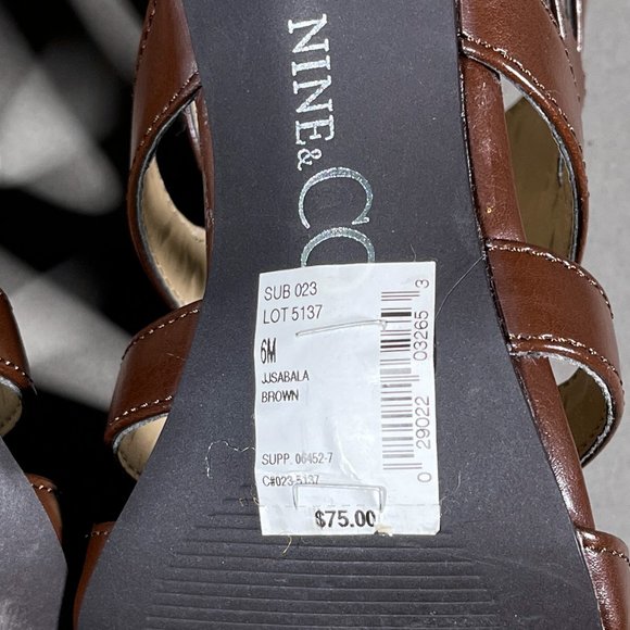 NWT Nine & Co. Brown Heels With Two Straps And Zipper Closure In Back Size 6M - Picture 10 of 13
